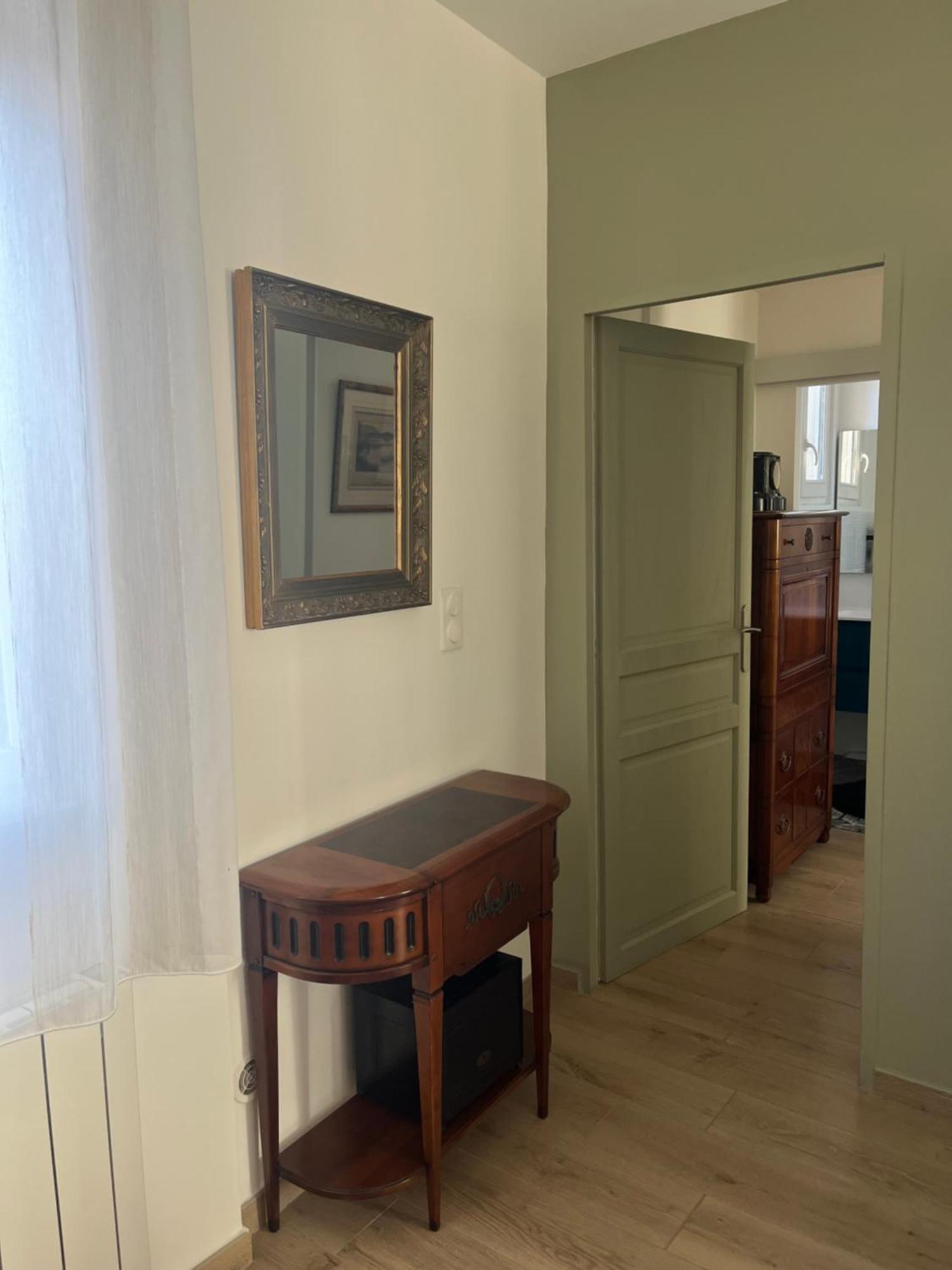 Appartement Standing Hotel Particulier มงต์เปอลิเยร์ ภายนอก รูปภาพ